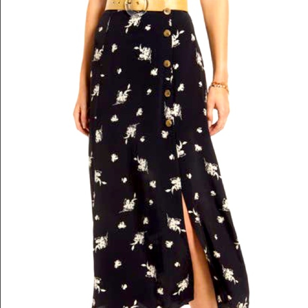NWT Something Navy midi skirt in black etch flowers